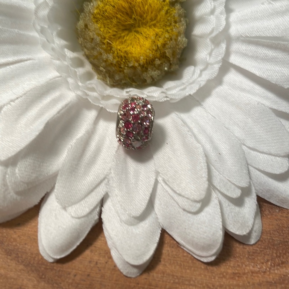 Chamilia bead . Pink rhinestone